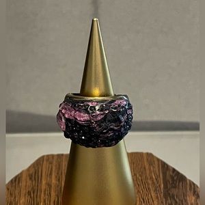 Purple stone stretch ring in bronze